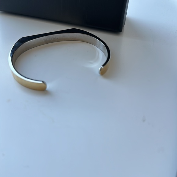 Bulova Gold plated /stainless steel cuff bracelet - Picture 3 of 4